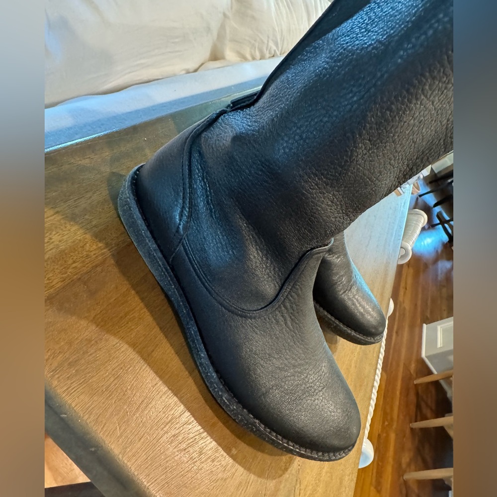 Trask Ladies Black soft leather boot size 6.5.